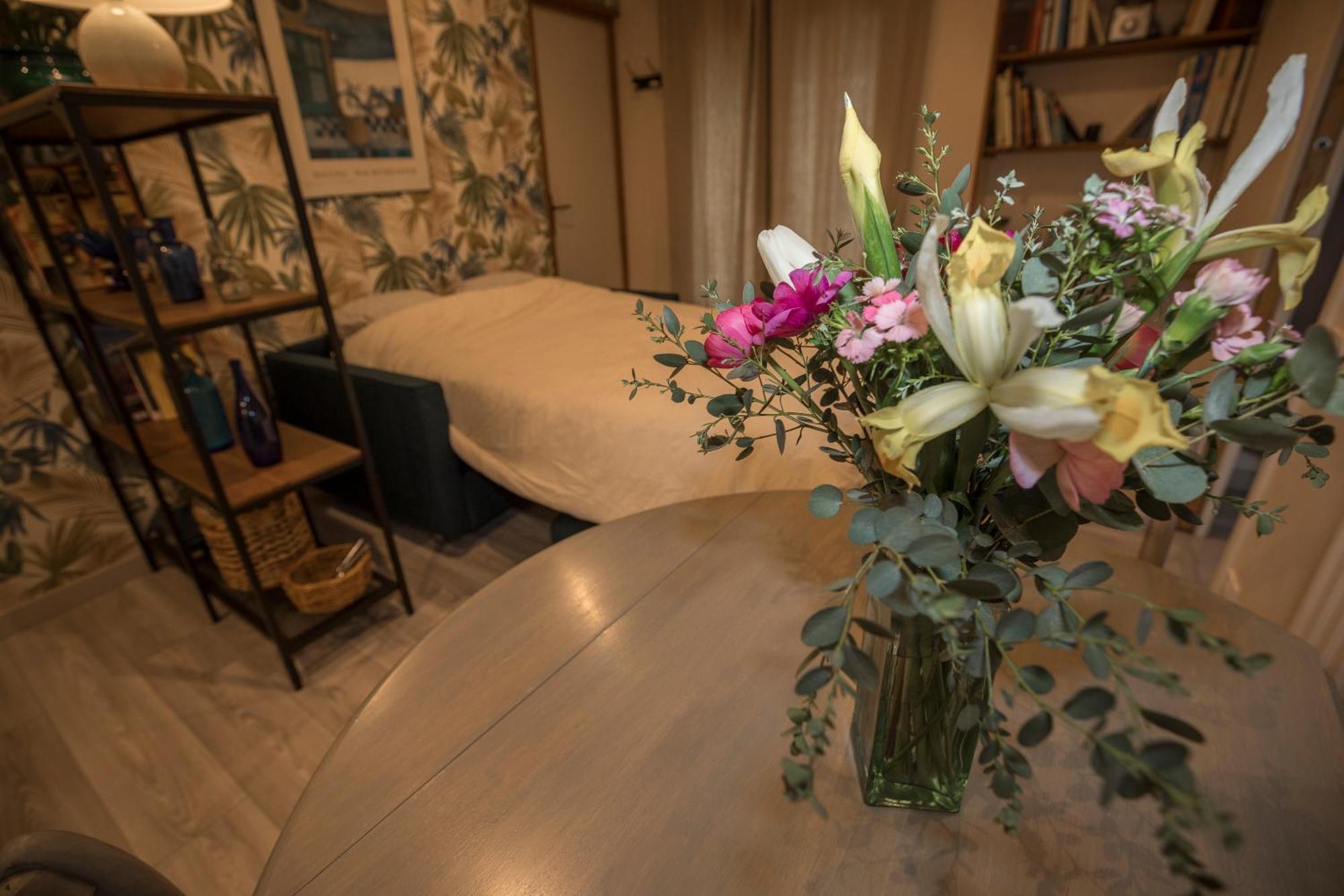 Agreable Logement Independant Avec Veranda Vienne  Ngoại thất bức ảnh